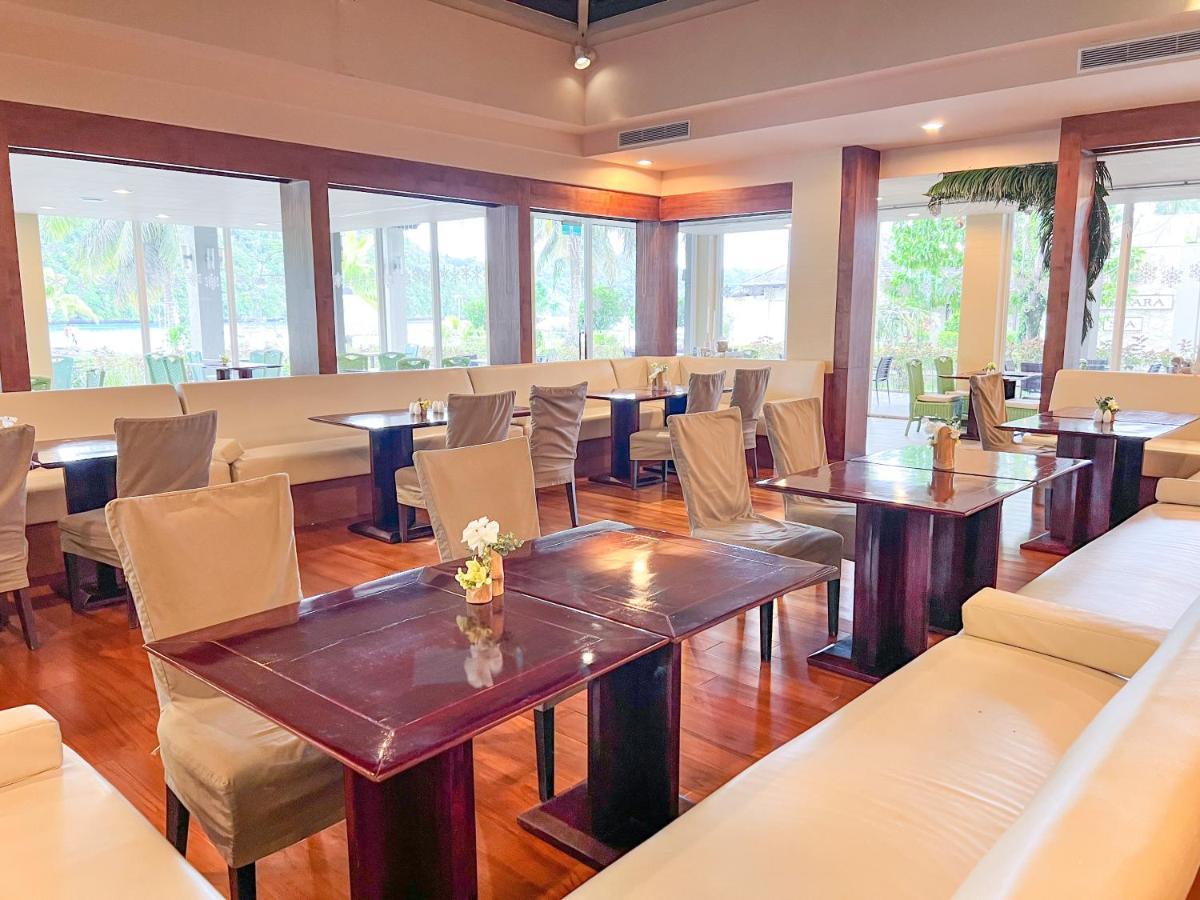 Palau Royal Resort Koror Bagian luar foto